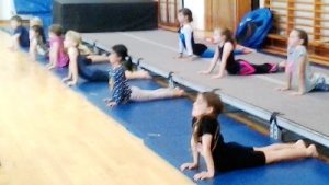 Stretching_on_sprung_track